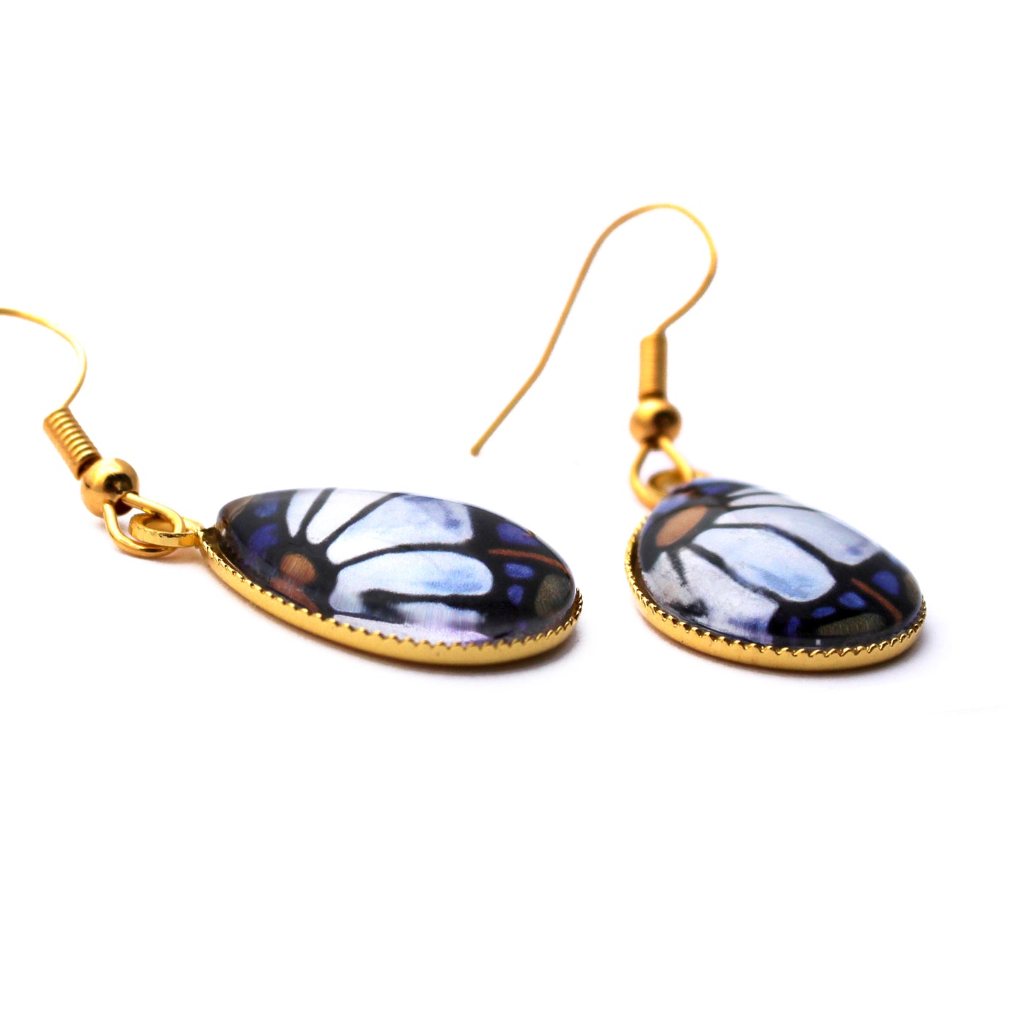 White Daisy Gold Teardrop Earring