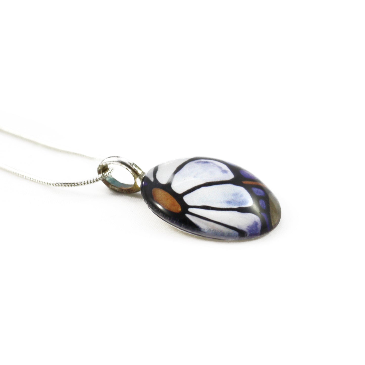 White Daisy Flower Circle Necklace