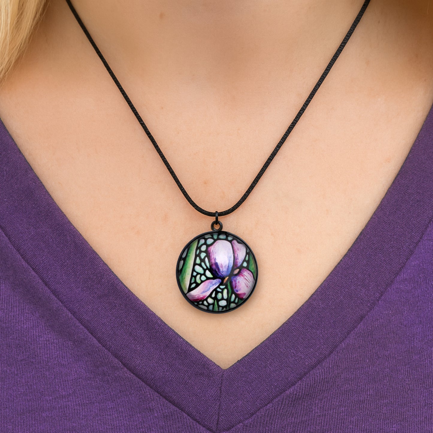 Light Purple Iris Black Circle Necklace