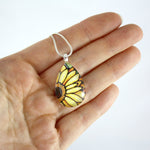 Load image into Gallery viewer, Yellow Daisy Flower Teardrop Necklace
